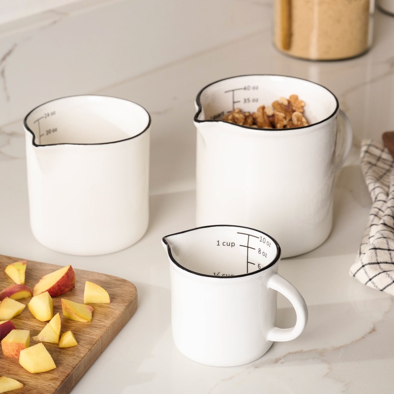 Black Rim Measuring Pitcher