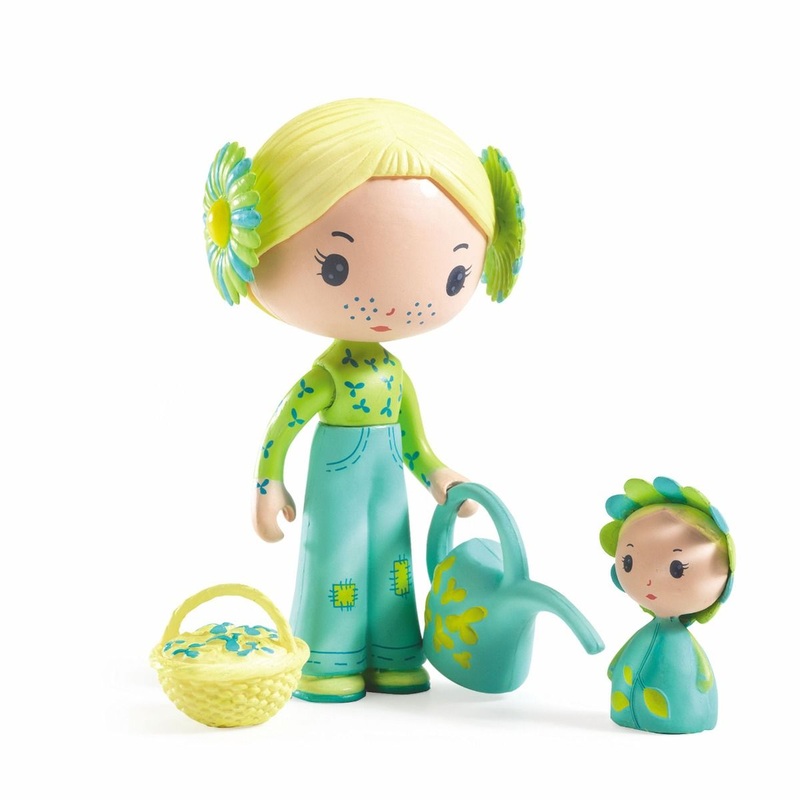 Flore And Bloom Figure