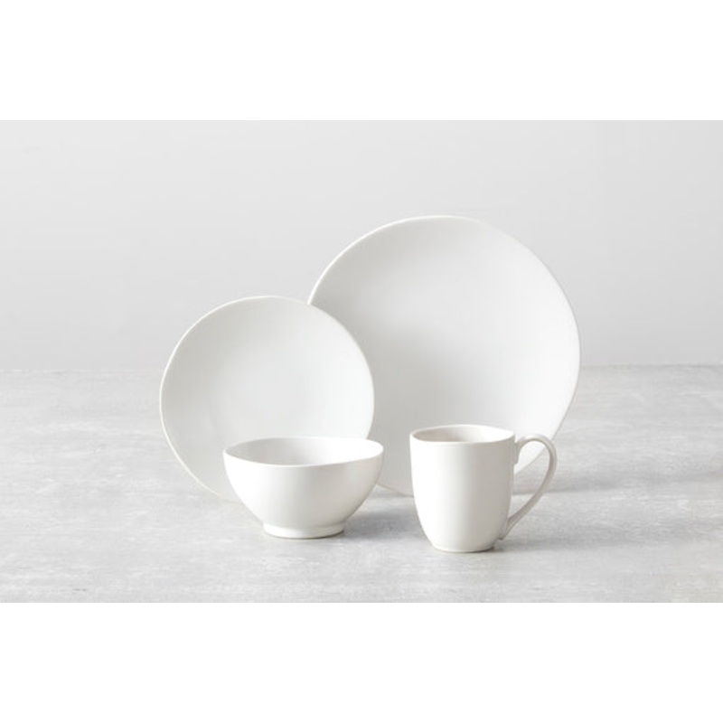 Heirloom Linen 16pc Dinnerware Set. Boxed