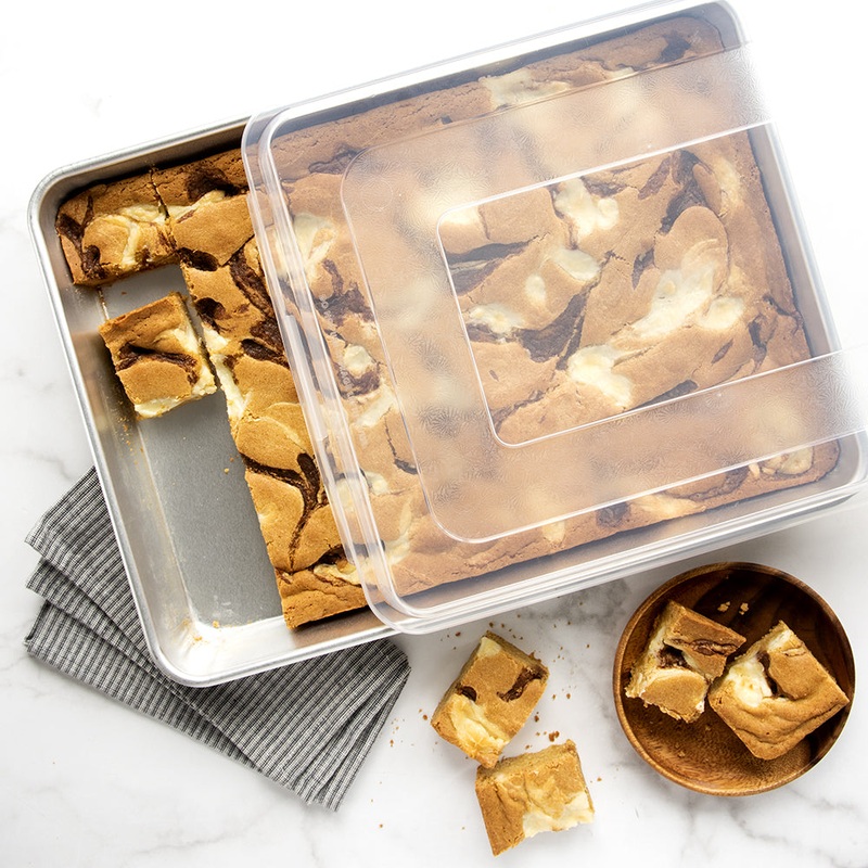 Naturals High Sided Sheetcake Pan with Lid