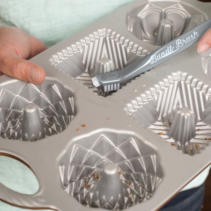 Bundt Cleaning Tool