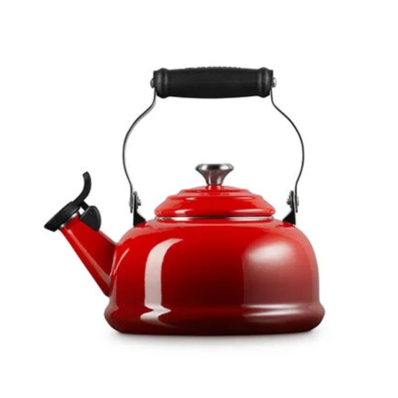 Le Creuset Classic Whistling Kettle 1.7 qt - Cerise