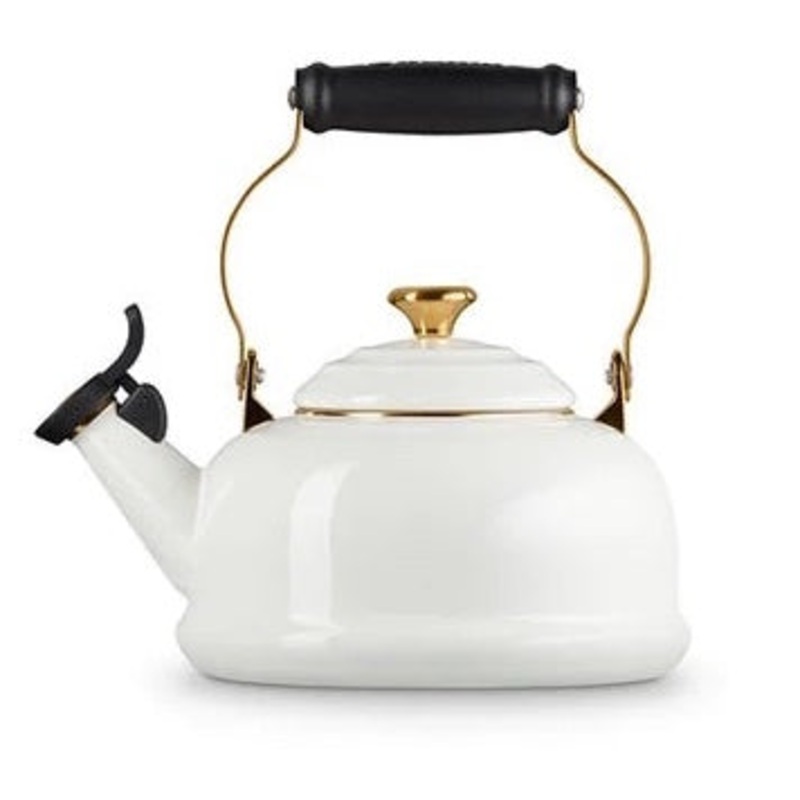 Le Creuset Classic Whistling Kettle with Gold Knob 1.7 qt - White