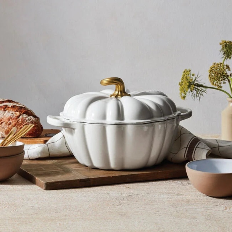 Le Creuset Signature Pumpkin Cocotte White - 4 Qt