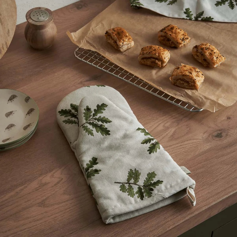 Sophie Allport Acorn & Oak Oven Mitt