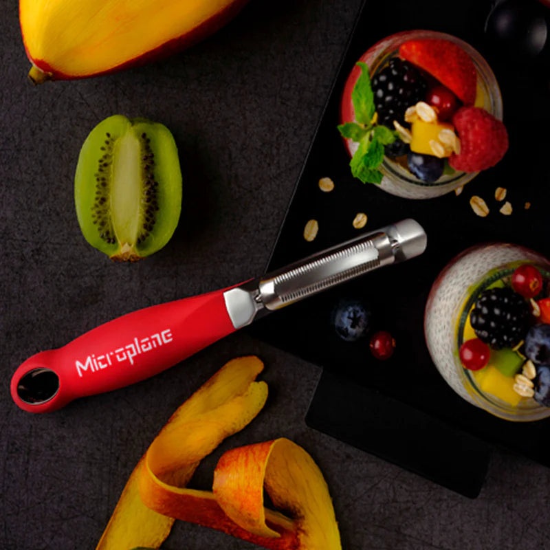 Microplane Professional Serrated Swivel Peeler