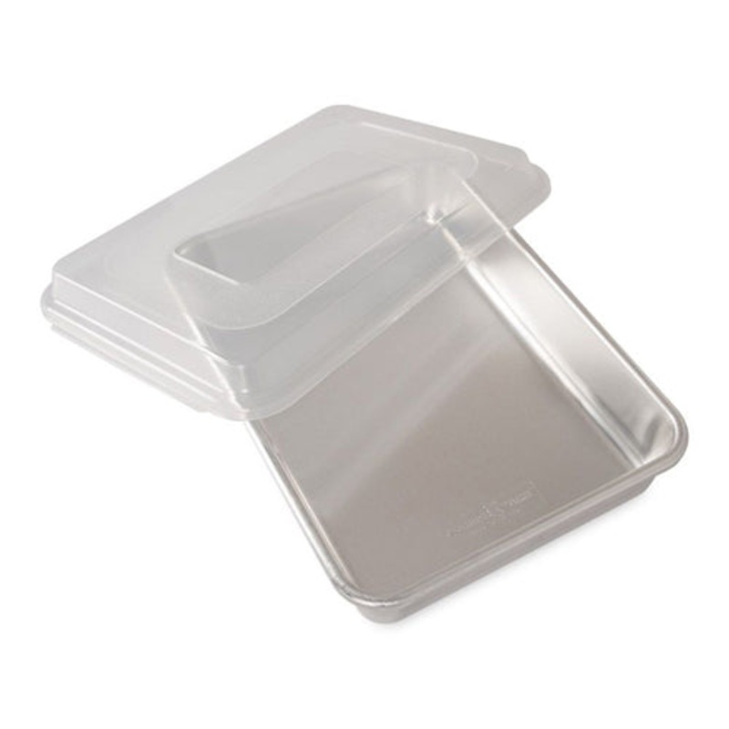 Nordic Ware Cake Pan w Storage Lid 9 x 13"
